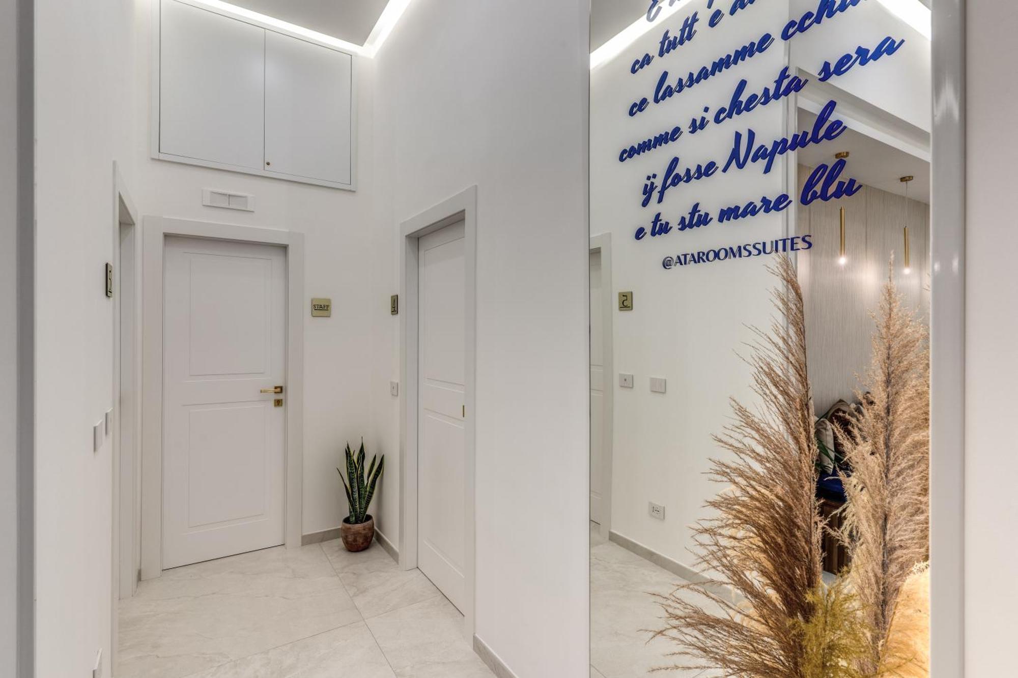 Atarooms Suites Napoli Εξωτερικό φωτογραφία